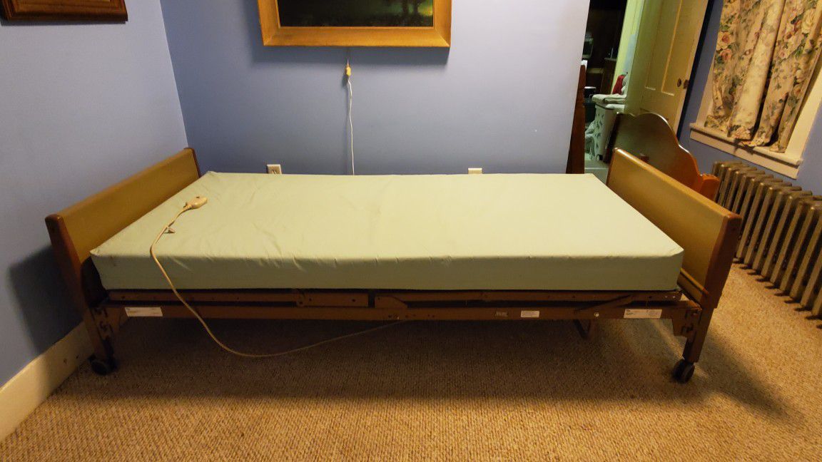 Invacare electric bed with mattress ~ Complete. In Woburn