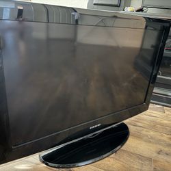 32 Inch Samsung TV