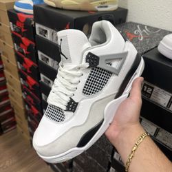 Aj4 Nike Air Jordan 4 Retro Military Black Size 7,7.5,8,8.5,9,9.5,10,10.5,11,12 