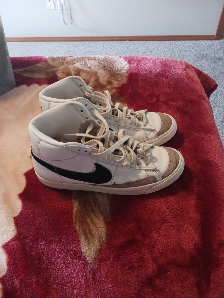 Size 7 Nike Blazers