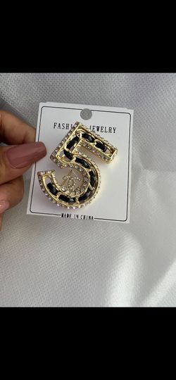Broches