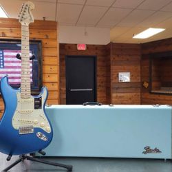 2020 Fender AMERICAN PERFORMER Stratocaster (30 Day Warranty)