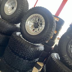 Rines Nuevos 17x9 De Ancho De 6-139.7 Con Llantas 285/70/R17 Bfgoodrich Las 4 Llantas Con Rines Por $940 🔥