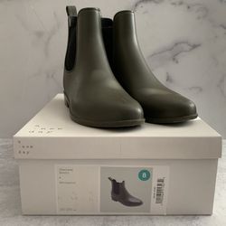 A New Day Women’s Chelsea Olive Green & Black Waterproof Rain Boots Size 8