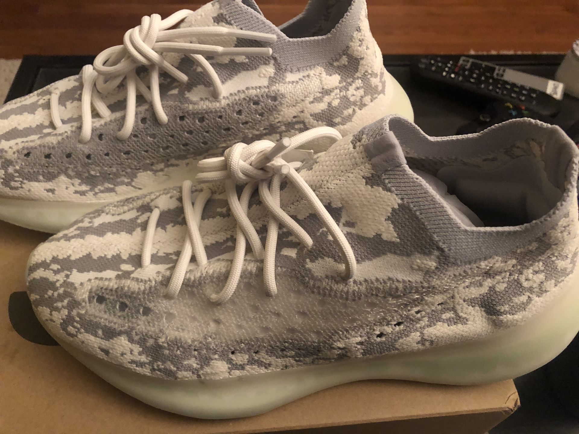 NEED to sell ASAP! Authentic Adidas Yeezy Alien 380 9.5!