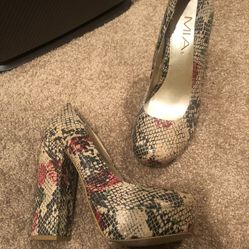 MIA Floral Snake heels