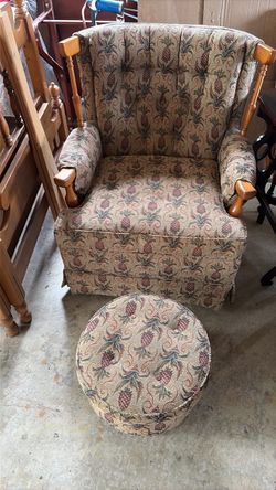 Pineapple Print Armchair with Ottoman