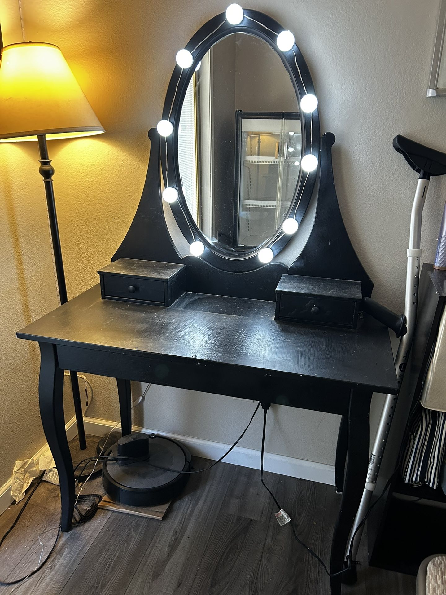 Vanity with Dimmer Lights