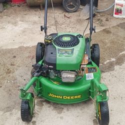 John Deere Push Law Mower In Good Working Condition 