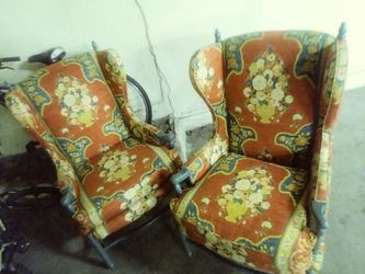 2 matching chairs