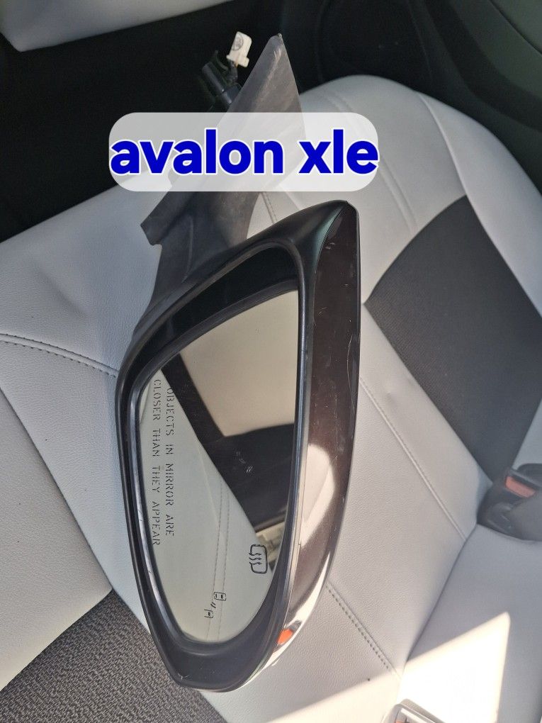 2013-2018 Toyota Avalon XLE Passager Side Mirror
