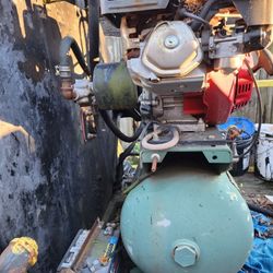 Sealcoating Compressor In Excellent Condition With Hydraulic Set Up 
