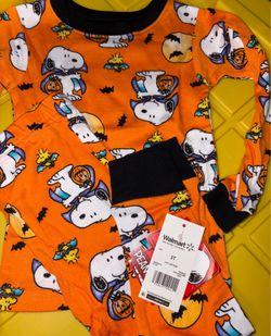 New Snoopy Halloween pajamas  Sizes below