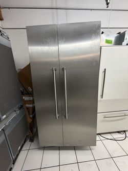 42" THERMADOR BUILT IN STAINLESS STEEL REFRIGERATOR