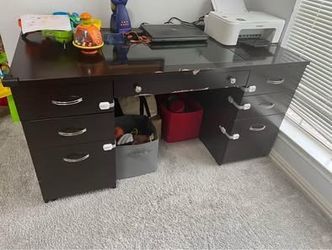 Computer desk