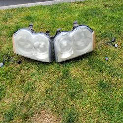 OEM  Head Lights  For 2006 Jeep Grand Cherokee