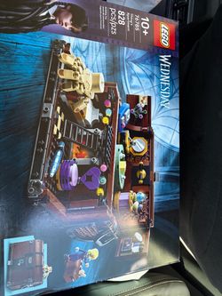 LEGO Wednesday Thing's Apartment Set 76785