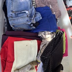 Women’s/ Juniors Lot Of Clothes Small Medium 