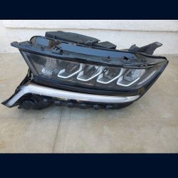 2021 -2023 KIA SORENTO LEFT HEADLIGHT
DRIVER SIDE LED GENUINE USED OEM. DD4