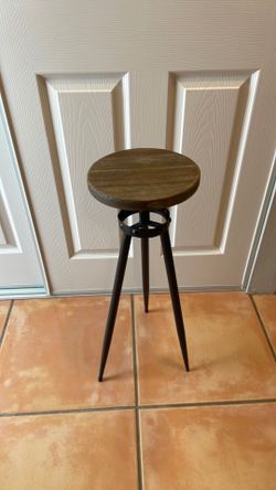 Wood-iron plant stand table
