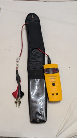 Fluke Networks ts100 PRO Cable Fault Finder Works Great Broken Clip On Case Otherwise Great Shape 