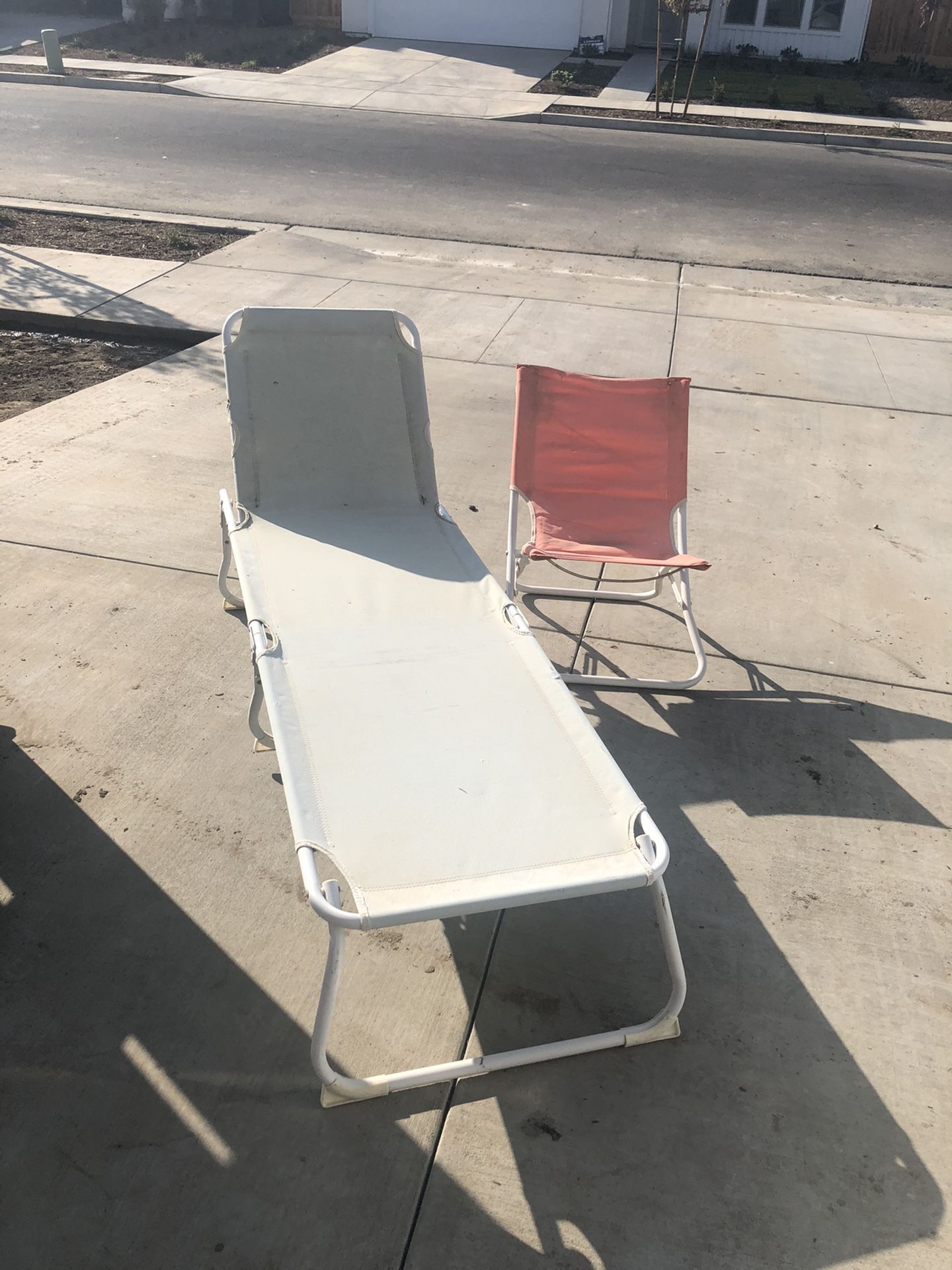 Pool lounge chairs