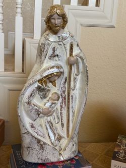 Holy family statue
