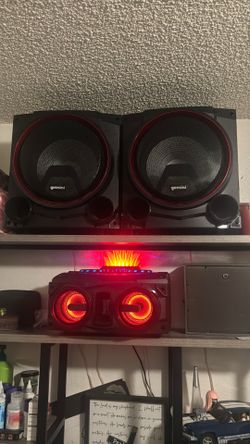 Stereo speakers￼