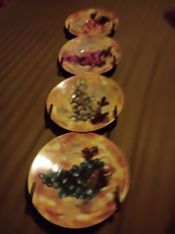 set of vintage  decorative Plates