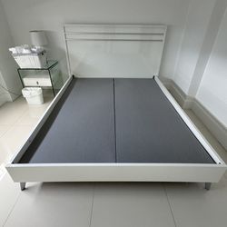Queen Size Bed - Italian Made Bed Frame. 