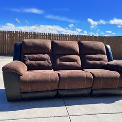 *FREE DELIVERY* Dual Reclining Couch!