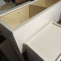 White kitchen Cabinets