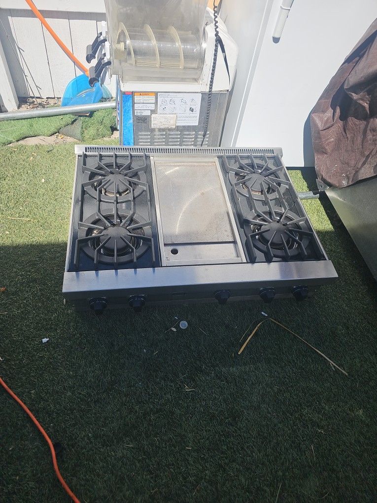 Viking Gas Range/stove, Griddle