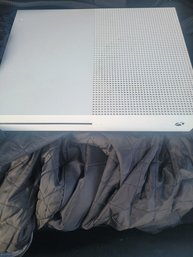 Xbox One S