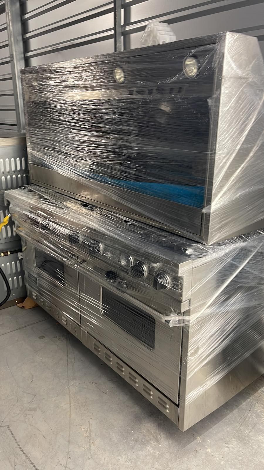 Viking 60" Stainless Steel Gas Stove & Hood Range