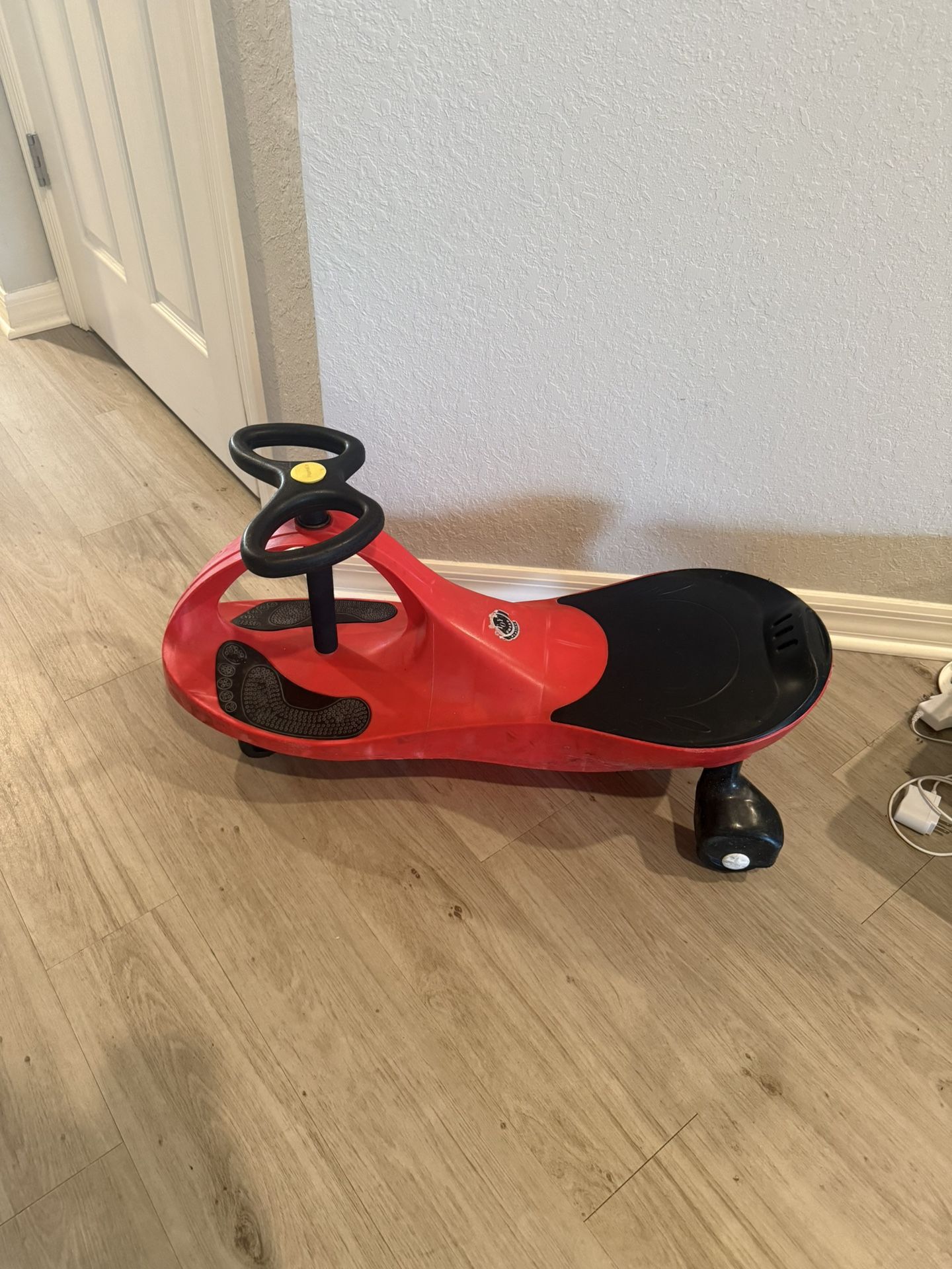 Original PlasmaCar® – kid powered, kid approved. Supports up to 220 lb. 