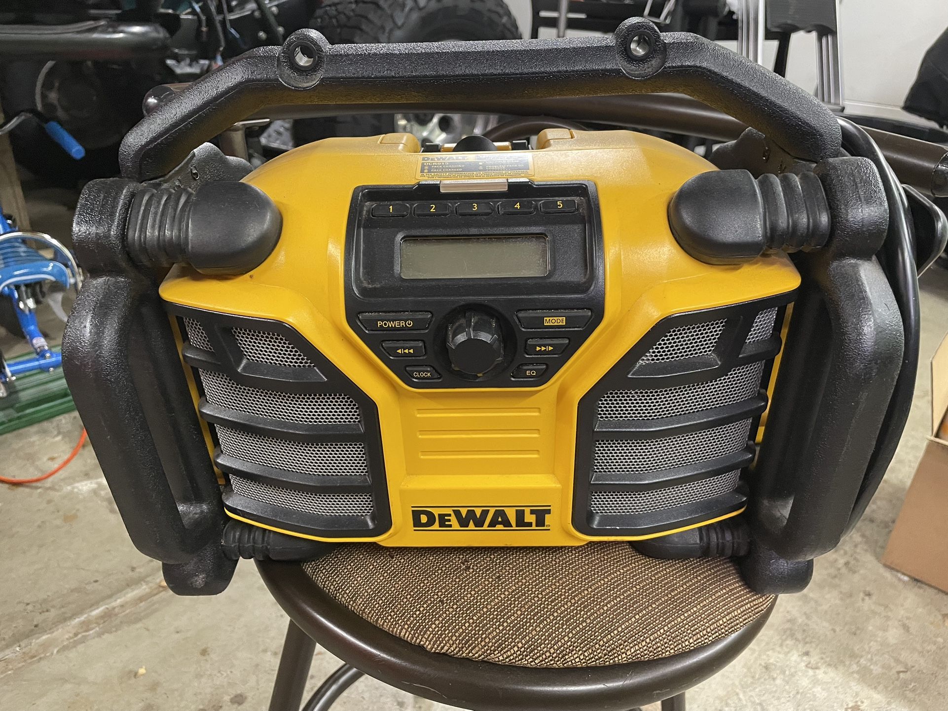 DeWalt Job site Radio Battery Charger