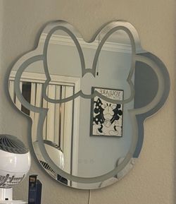 Minnie wall mirror- impressions with color led lights