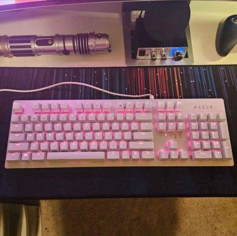 Razer Huntsman Wired Mechanical Keyboard - Mercury White