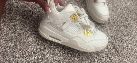 Jordan 4s