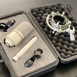 MXL 990 Condenser Mic + Shockmount + 991 Mic - Great for recording!