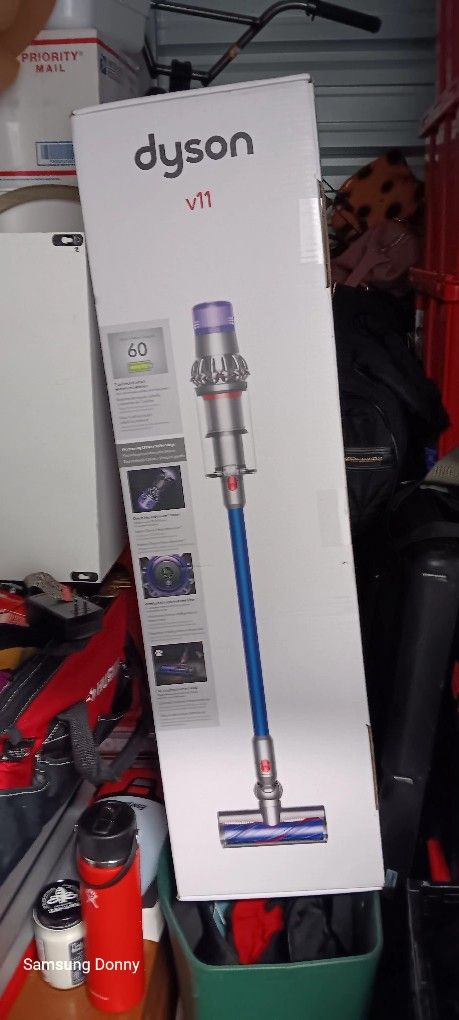 Dyson V11 Complete Cordfree Vacuum w/ Floor Dok & 5 Tools