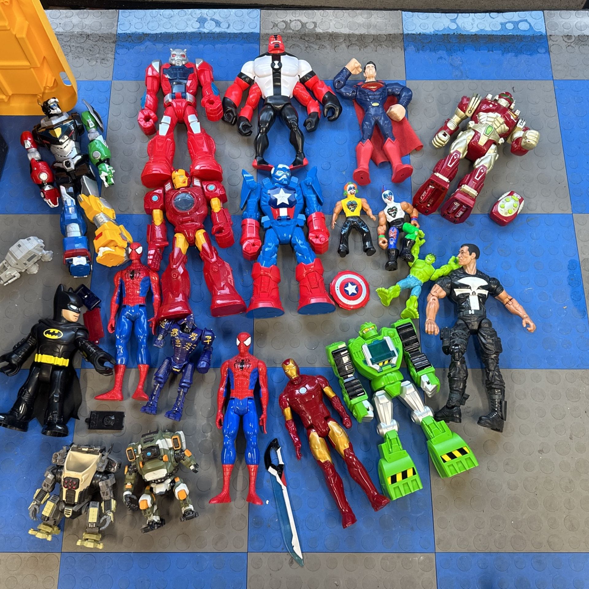 All These Action Figures great Condition