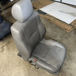2004 TOYOTA 4RUNNER DRIVER FRONT SEAT ****OEM**** $300  OBO