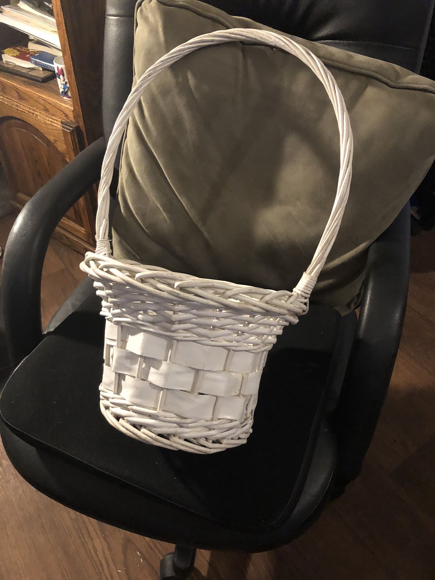 Mother’s Day DIY Present!! For Flower Arrangement Or To Be Filled With Goodies Wicker Deep White Basket With Handle