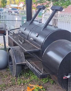 BBQ PIT ON TRAILER
