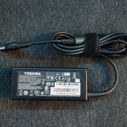 Untested Toshiba Laptop Charger