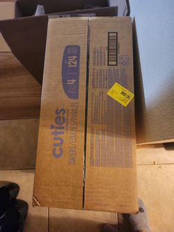 Case diapers size 4