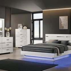 Brand New White Modern Style 4pc Queen Bedroom Set (Available In California King Size)