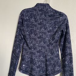 LULULEMON JACKET SIZE  4  FOR WOMEN 